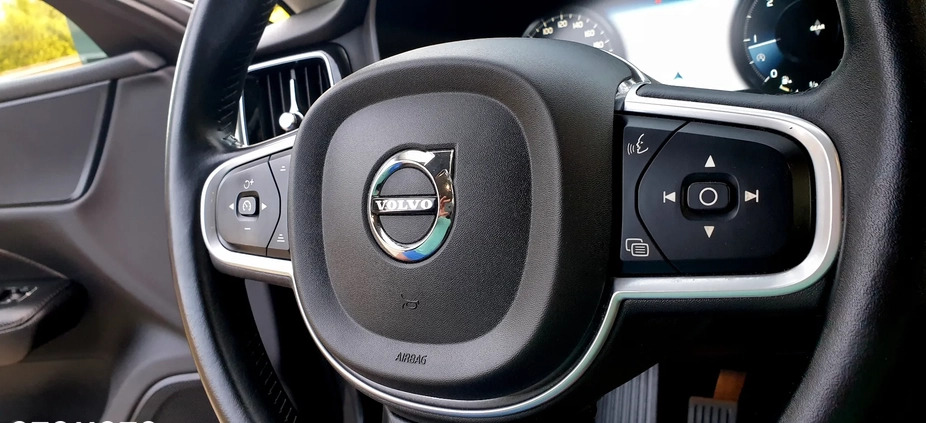 Volvo V60 cena 79900 przebieg: 139000, rok produkcji 2019 z Sulejów małe 596